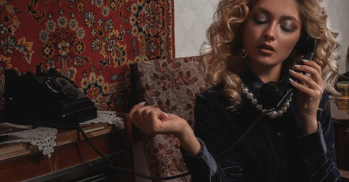 Retro na co dzień: przepis na ponadczasowy look z nutą vintage