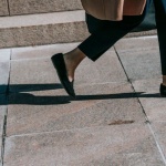 Płaskie buty, wielki efekt: elegancja bez obcasów na każdą okazję