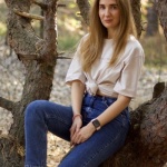 Styl, który oddycha: jak żyć i ubierać się w duchu slow fashion