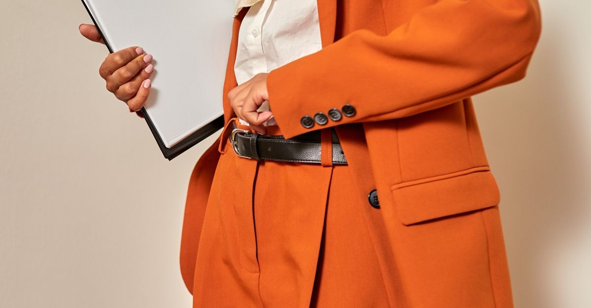 Smart casual do biura: 15 kobiecych zestawów, w których zrobisz wrażenie każdego dnia