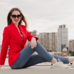 Wiosna w szafie: 15 stylowych połączeń dla niej, które odmienią codzienny look